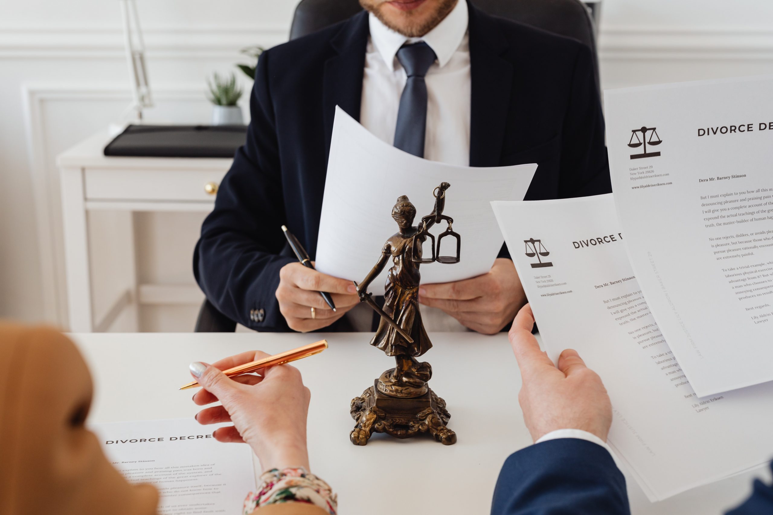 Quel est le rôle d’un avocat pendant une procédure de divorce ?