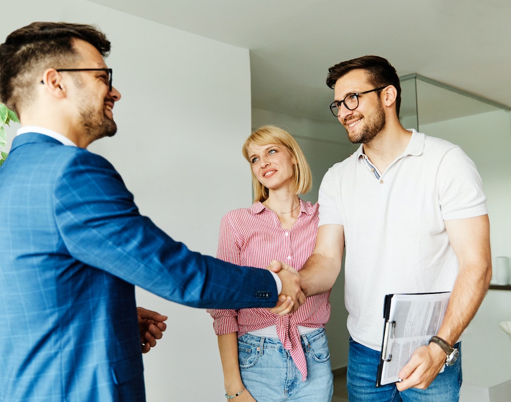 Naviguer dans le labyrinthe du contrat d'achat immobilier : Conseils d'un avocat