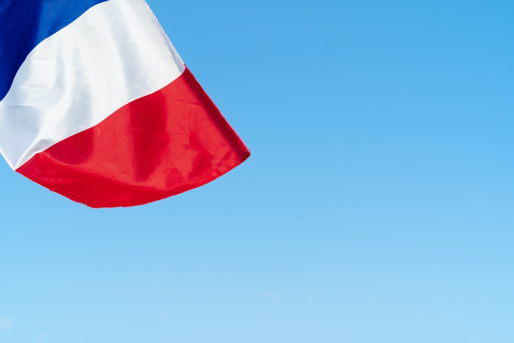 Acquisition de la Nationalité Française : Un Guide Complet pour les Candidats Potentiels