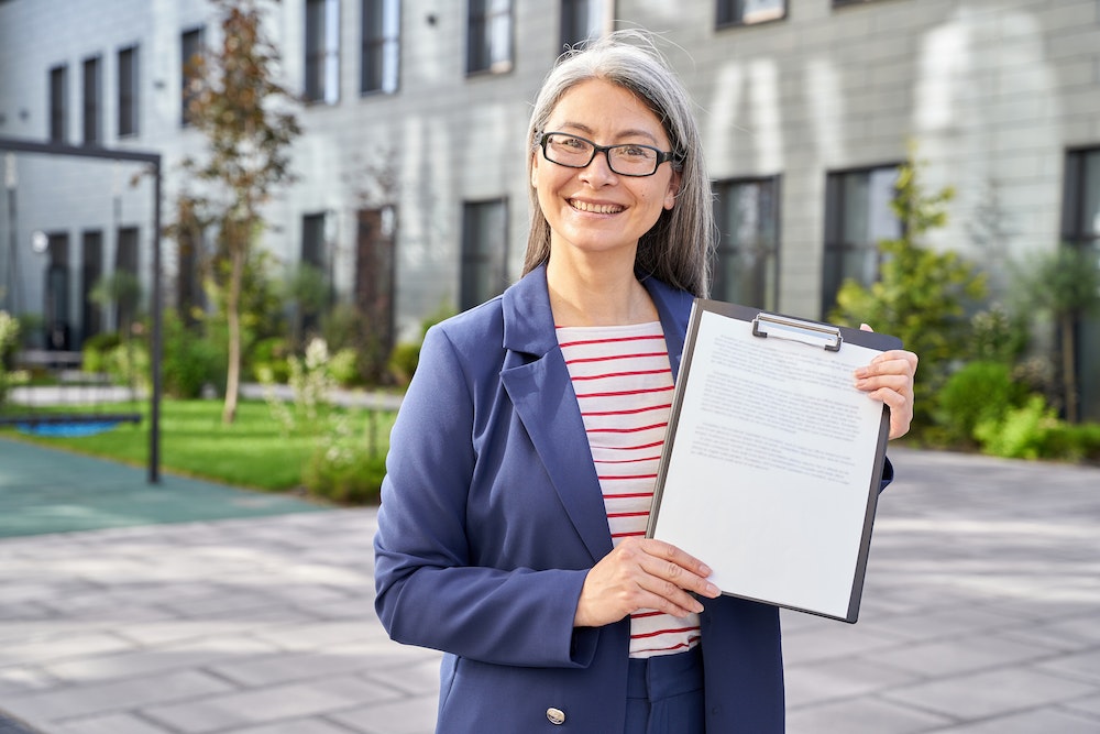 Naviguer dans le Labyrinthe Juridique : Comprendre les Implications Juridiques des Contrats de Travail