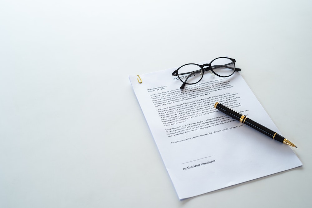 Mettre fin à un contrat de remplacement : les règles et procédures à connaître