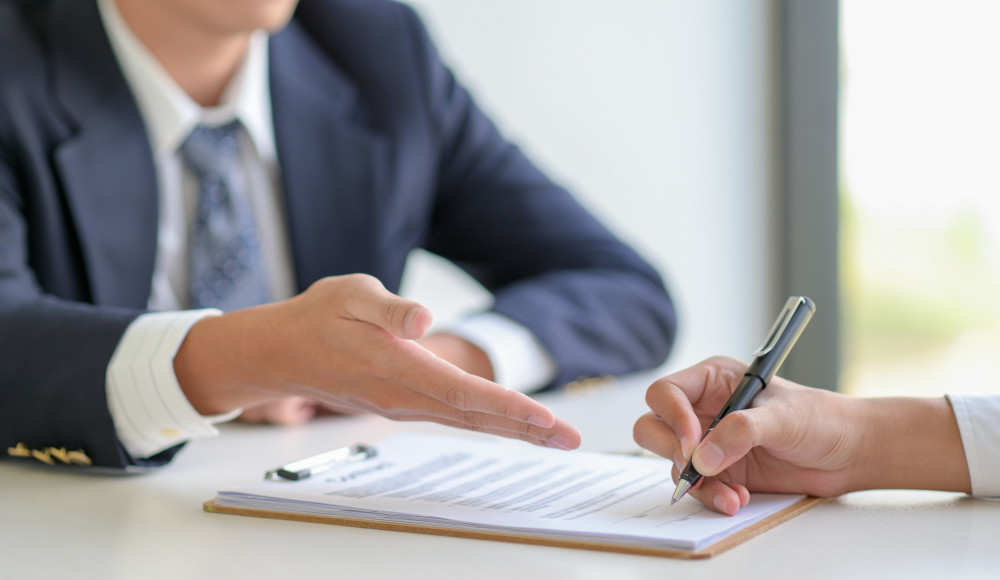 Caractéristiques et qualification du contrat de travail : les clés pour comprendre