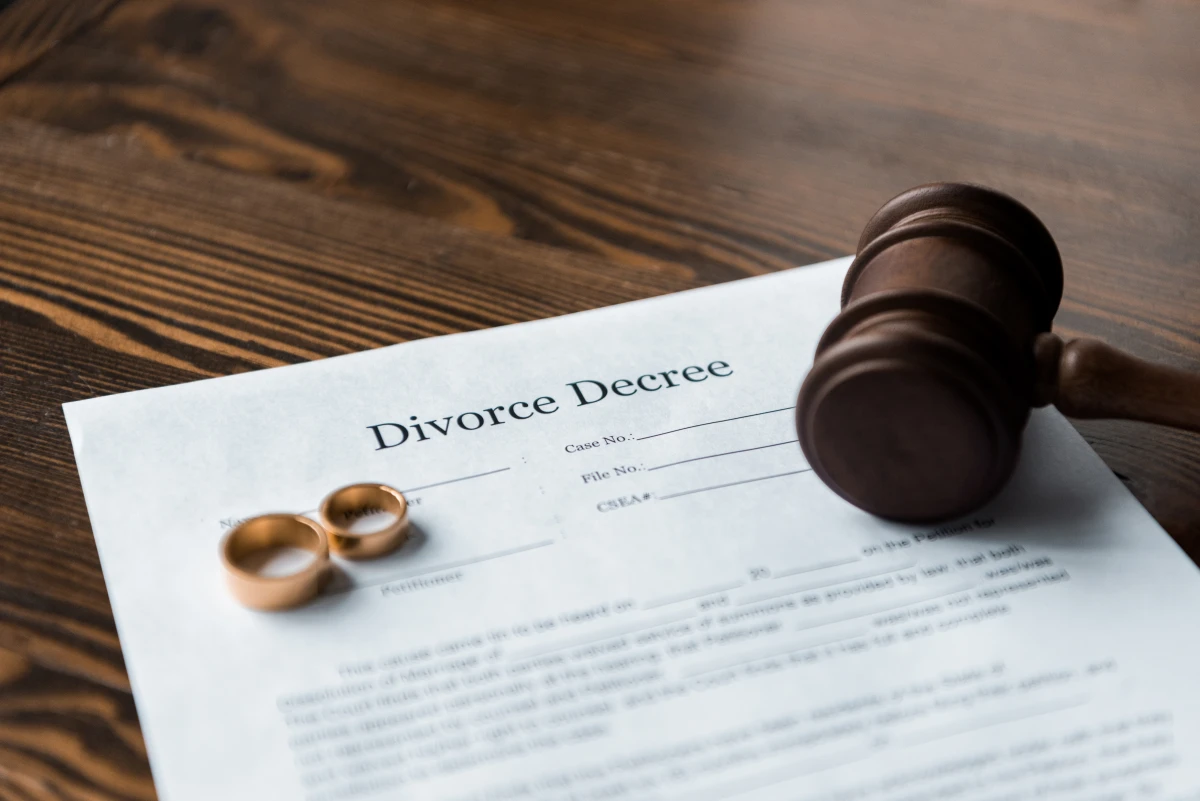 Divorce et partage des dettes : Guide complet pour une séparation financière équitable