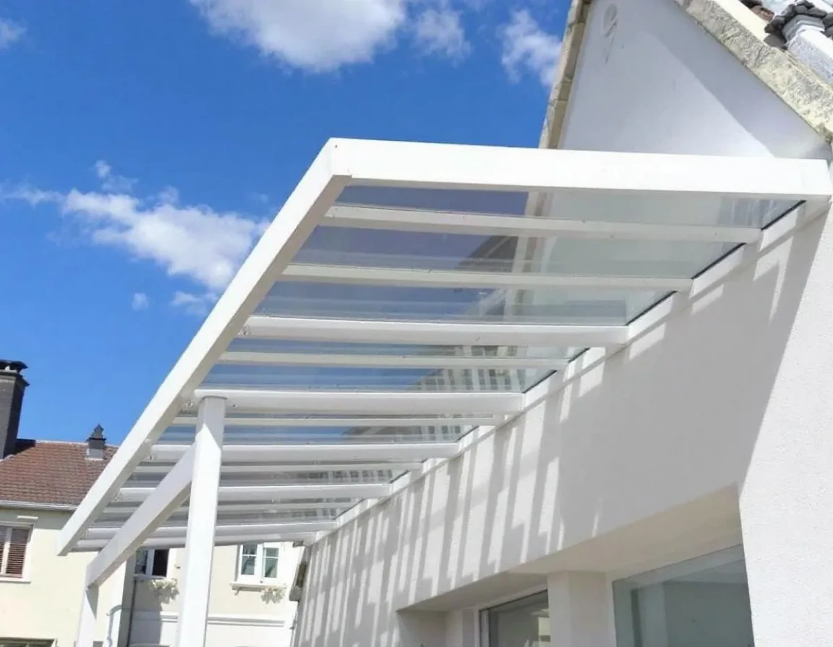 Pergola non déclarée et recours juridiques contre les chantiers illégaux